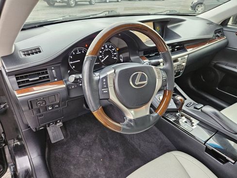 Used 2013 Lexus ES 350 w/ Luxury Pkg image 16