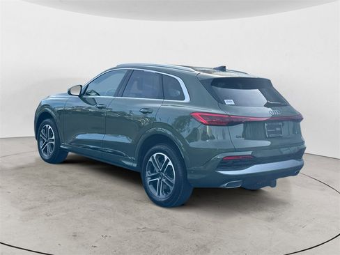 Used 2025 Audi Q5 Premium Plus w/ Premium Plus image 5