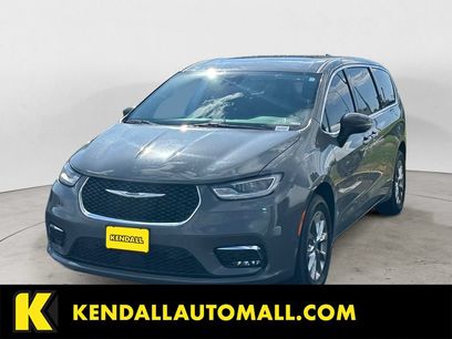 Used 2023 Chrysler Pacifica Touring-L