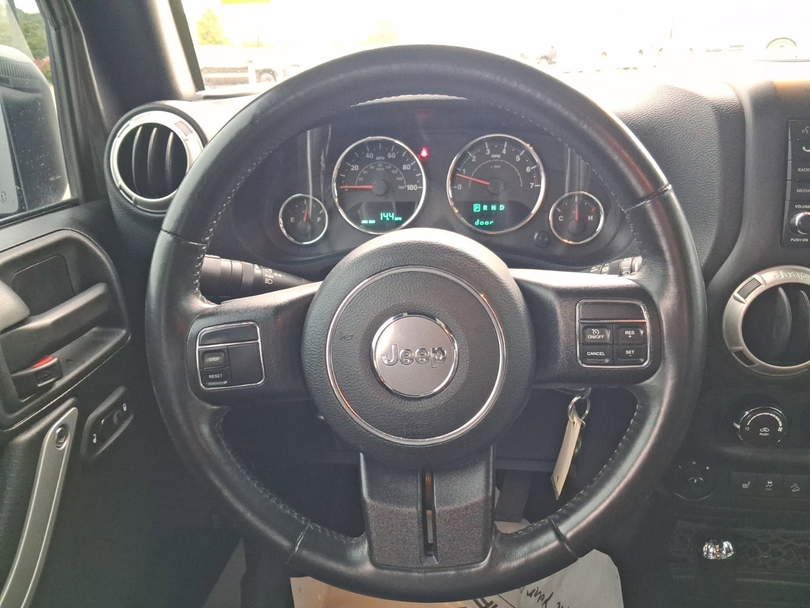 Used 2016 Jeep Wrangler Unlimited Rubicon AWD/4WD image 15