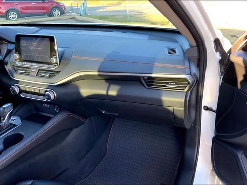 Used 2022 Nissan Altima 2.5 SR image 17