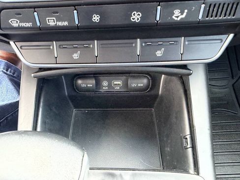 Used 2019 Kia Sorento S image 16