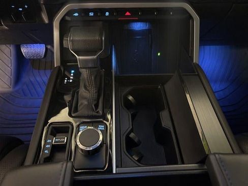 Used 2024 Toyota Tundra Platinum image 18