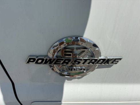 Used 2011 Ford F250 XLT w/ XLT Premium Pkg image 11