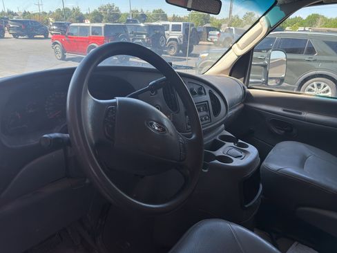 Used 2003 Ford E-350 and Econoline 350 Super Duty image 15