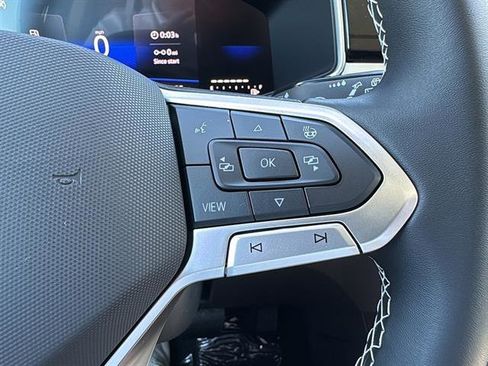 New 2025 Volkswagen Taos SE image 18