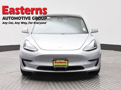 Used 2018 Tesla Model 3 Mid Range RWD image 2
