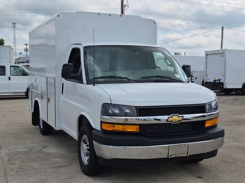 New 2026 Chevrolet Express 3500 w/ Power Convenience Package RWD image 1