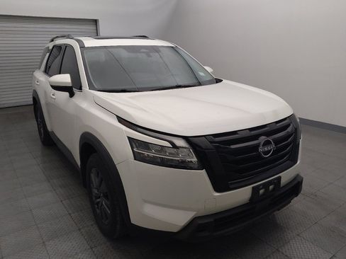 Used 2022 Nissan Pathfinder SV w/ SV Premium Package image 13