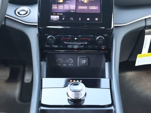 New 2025 Jeep Grand Cherokee Laredo w/ MOPAR Finishing Package image 31