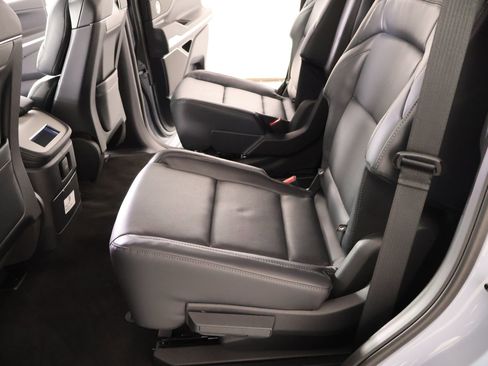 New 2026 Lincoln Navigator Reserve AWD/4WD image 13
