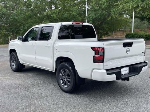New 2025 Nissan Frontier SV w/ SV Convenience Package AWD/4WD image 4