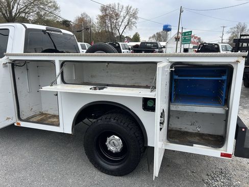 Used 2019 Ford F350 XL w/ Power Equipment Group image 14