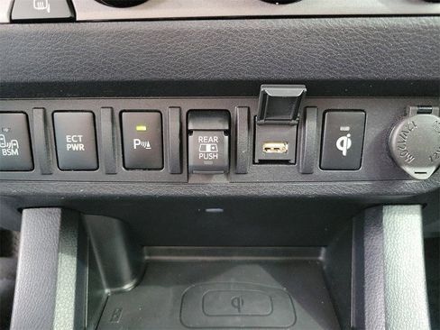 Used 2020 Toyota Tacoma TRD Sport image 13