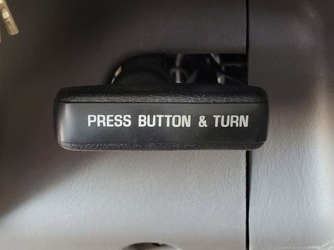 Used 2004 Toyota Tacoma PreRunner RWD image 17
