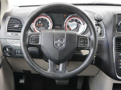 Used 2014 Dodge Grand Caravan American Value Package FWD image 13
