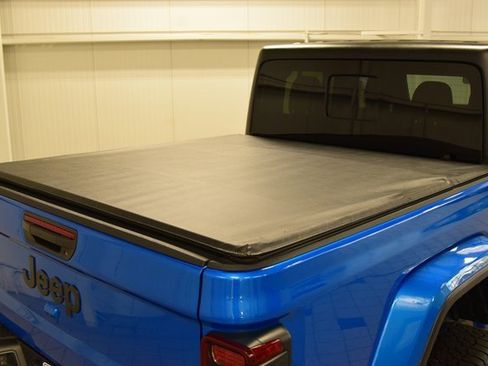 Used 2024 Jeep Gladiator Sport image 24