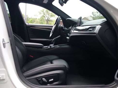 Used 2019 BMW 530i w/ Convenience Package RWD image 24