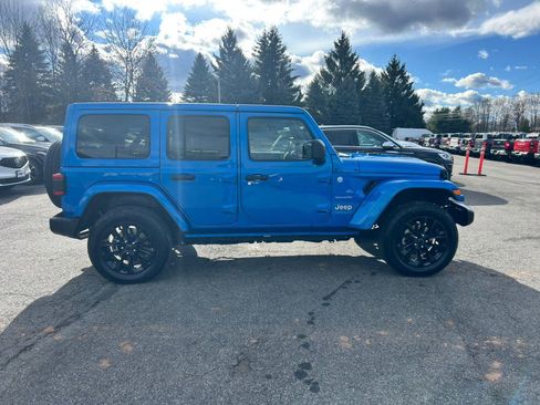 Used 2024 Jeep Wrangler Sahara image 7