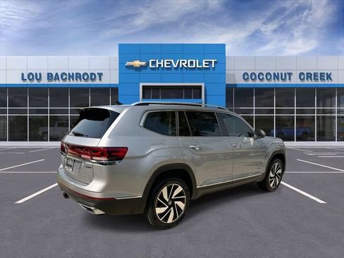 Used 2024 Volkswagen Atlas SEL AWD/4WD image 8