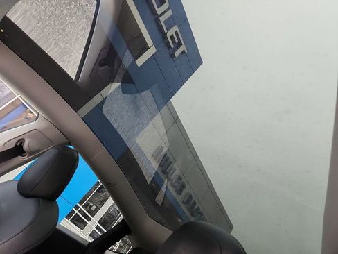 Used 2022 Tesla Model Y Performance image 14