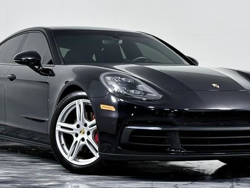 Used 2018 Porsche Panamera 4 AWD/4WD image 2