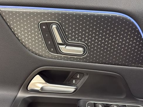 Used 2025 Mercedes-Benz GLA 250 4MATIC image 22