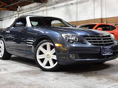 Used 2006 Chrysler Crossfire Limited RWD image 2