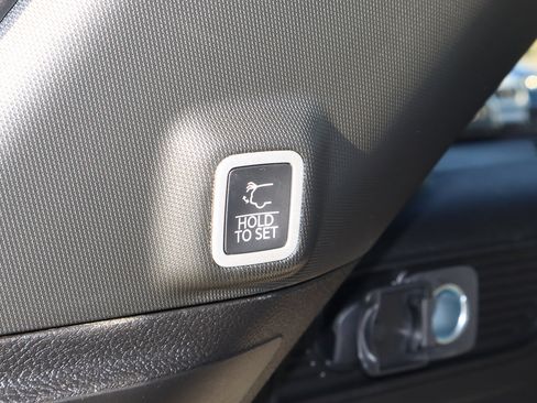 New 2025 Jeep Grand Cherokee Laredo X w/ Luxury Tech Group I image 17