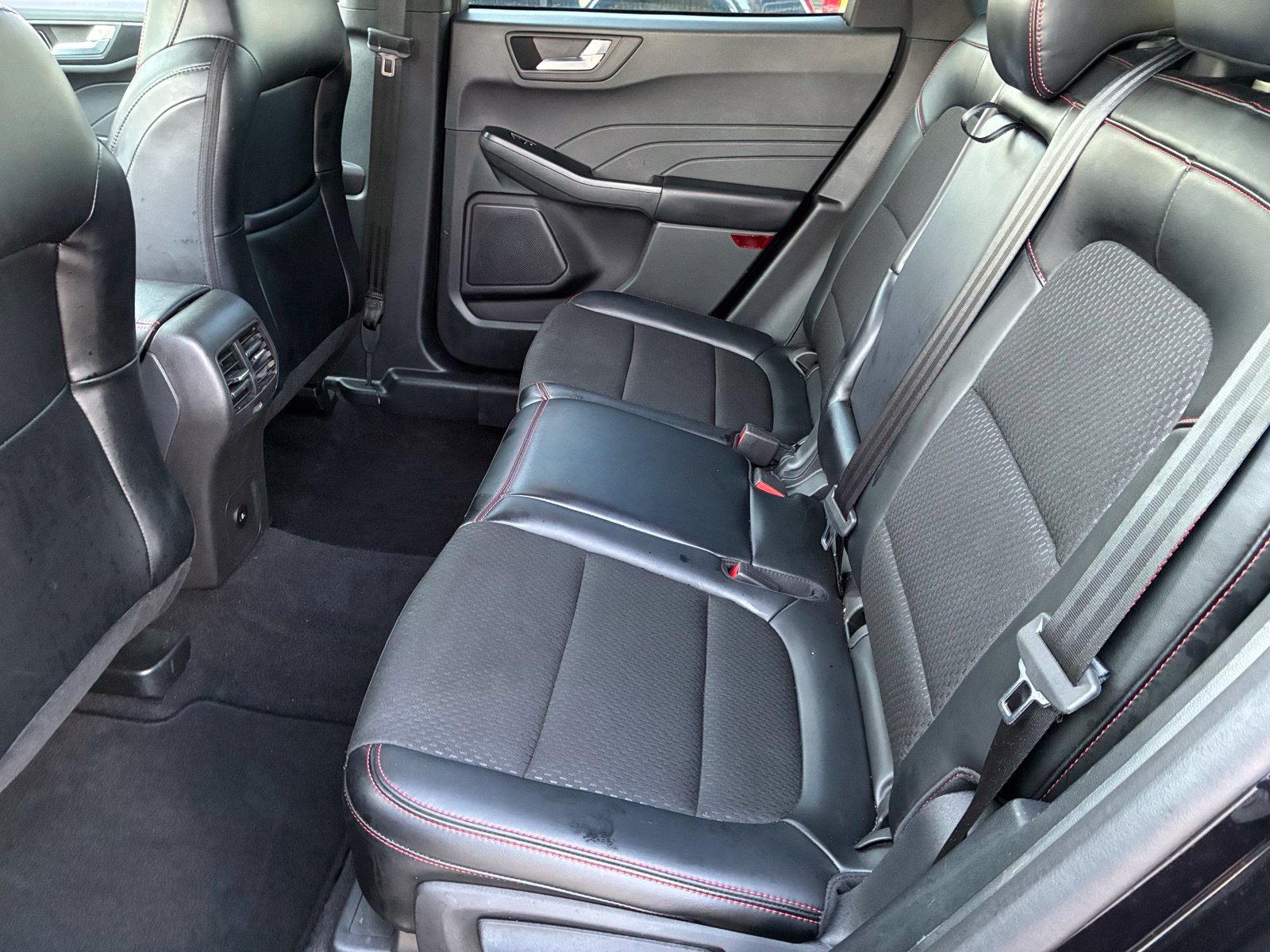 Used 2025 Ford Escape ST-Line AWD/4WD image 16