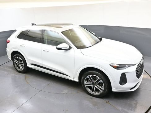 Certified 2025 Audi Q5 2.0T Premium Plus w/ Premium Plus image 50