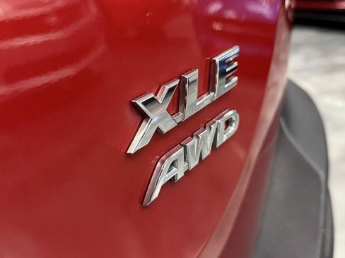 Used 2015 Toyota RAV4 XLE AWD/4WD image 14