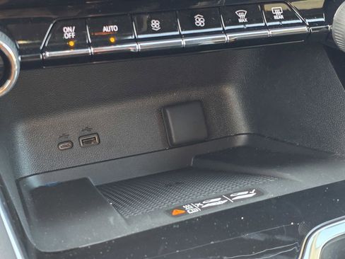 New 2025 Chevrolet Traverse LT w/ Driver Confidence Package image 29