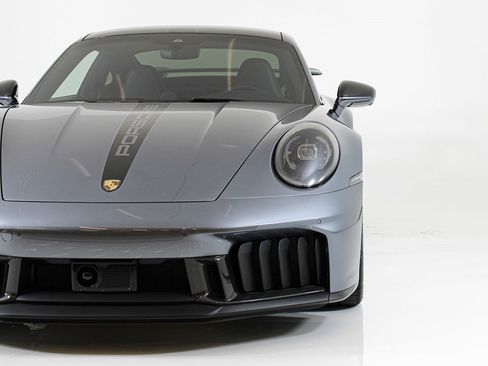 Used 2026 Porsche 911 Carrera GTS RWD image 16