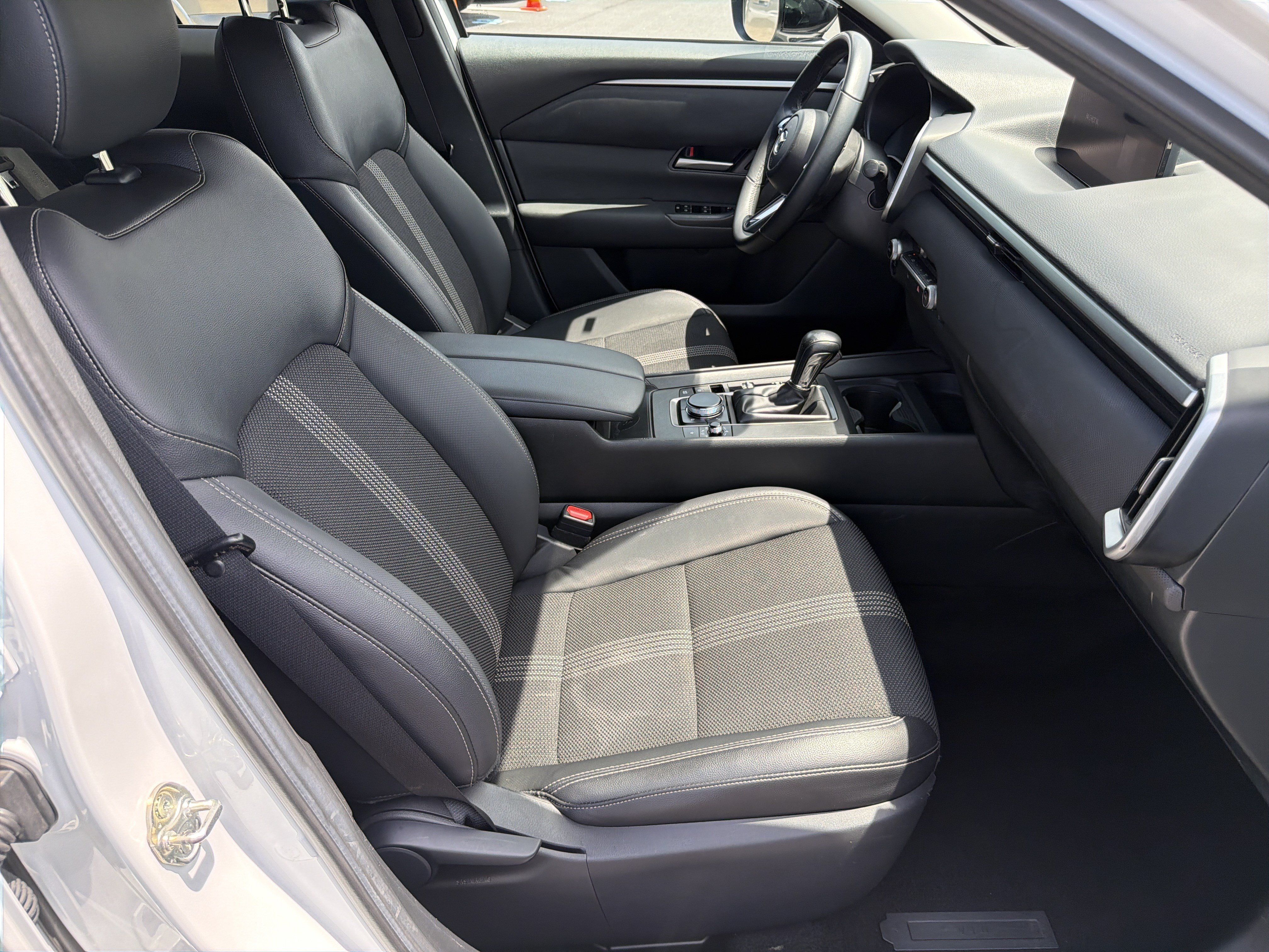 Used 2025 MAZDA CX-50 AWD 2.5 S w/ Preferred Package image 13