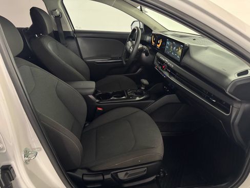 Used 2025 Kia K4 FWD image 20