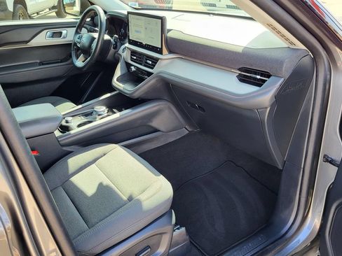 Certified 2025 Ford Explorer Active RWD image 25