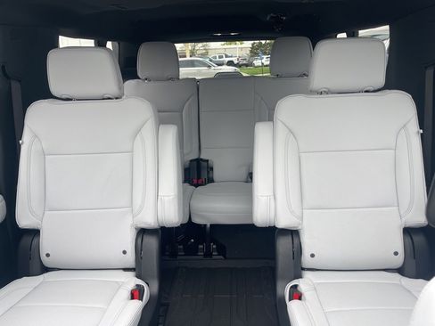 New 2025 Chevrolet Suburban Premier image 43