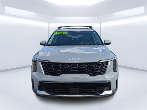 Used 2024 Kia Sorento S image 8