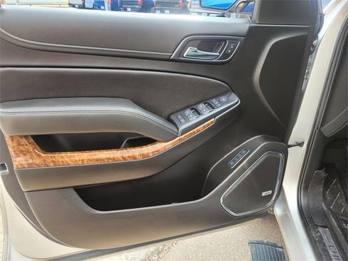 Used 2020 Chevrolet Suburban Premier image 21