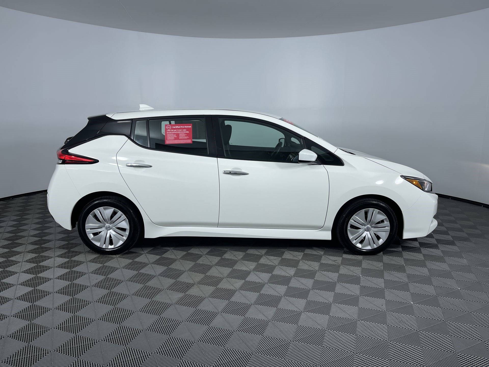 Certified 2025 Nissan Leaf S FWD image 10