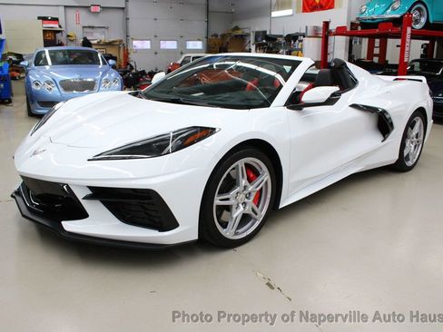 Used 2021 Chevrolet Corvette Stingray Premium Conv w/ Z51 Performance Package image 3