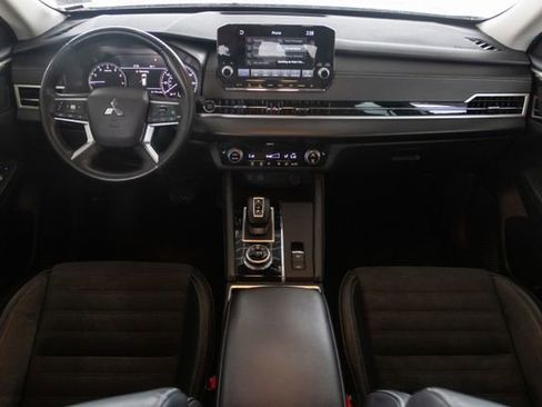 Used 2023 Mitsubishi Outlander SE image 24