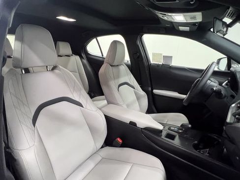 Certified 2025 Lexus UX 300h FWD image 11