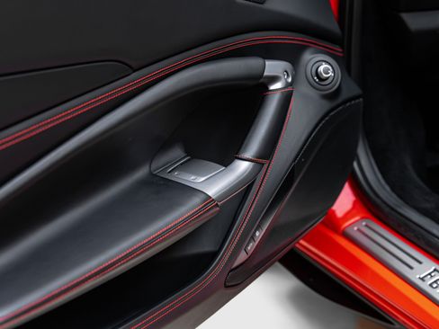 Used 2022 Ferrari F8 Tributo RWD image 44
