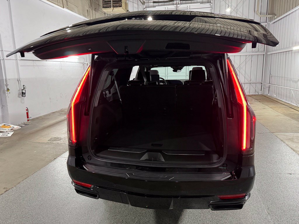 Used 2023 Cadillac Escalade ESV Sport Platinum w/ Heavy-Duty Trailer Package AWD/4WD image 59