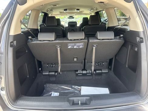 New 2026 Honda Odyssey Touring image 18