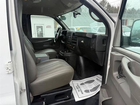 Used 2013 GMC Savana 2500 RWD image 11