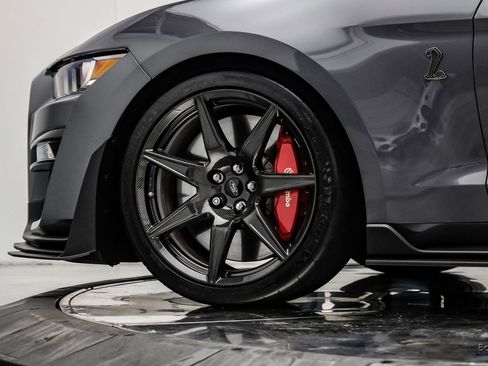 Used 2021 Ford Mustang Shelby GT500 w/ Carbon Fiber Track Pack RWD image 94