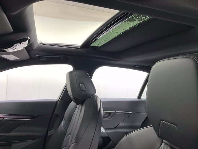 Used 2025 BMW i5 xDrive40 w/ Premium Package AWD/4WD image 23
